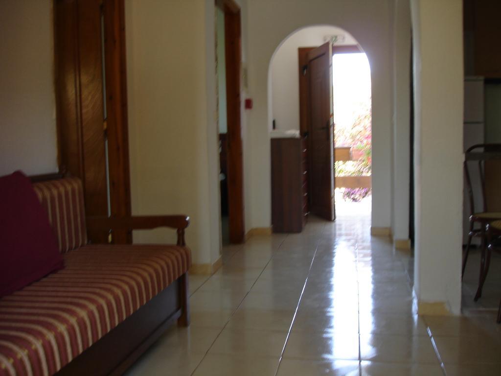 Paschos Rooms Sívota Exterior foto