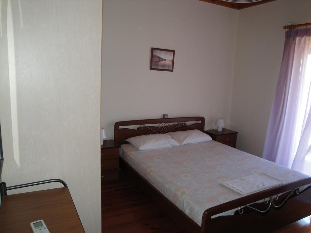 Paschos Rooms Sívota Quarto foto