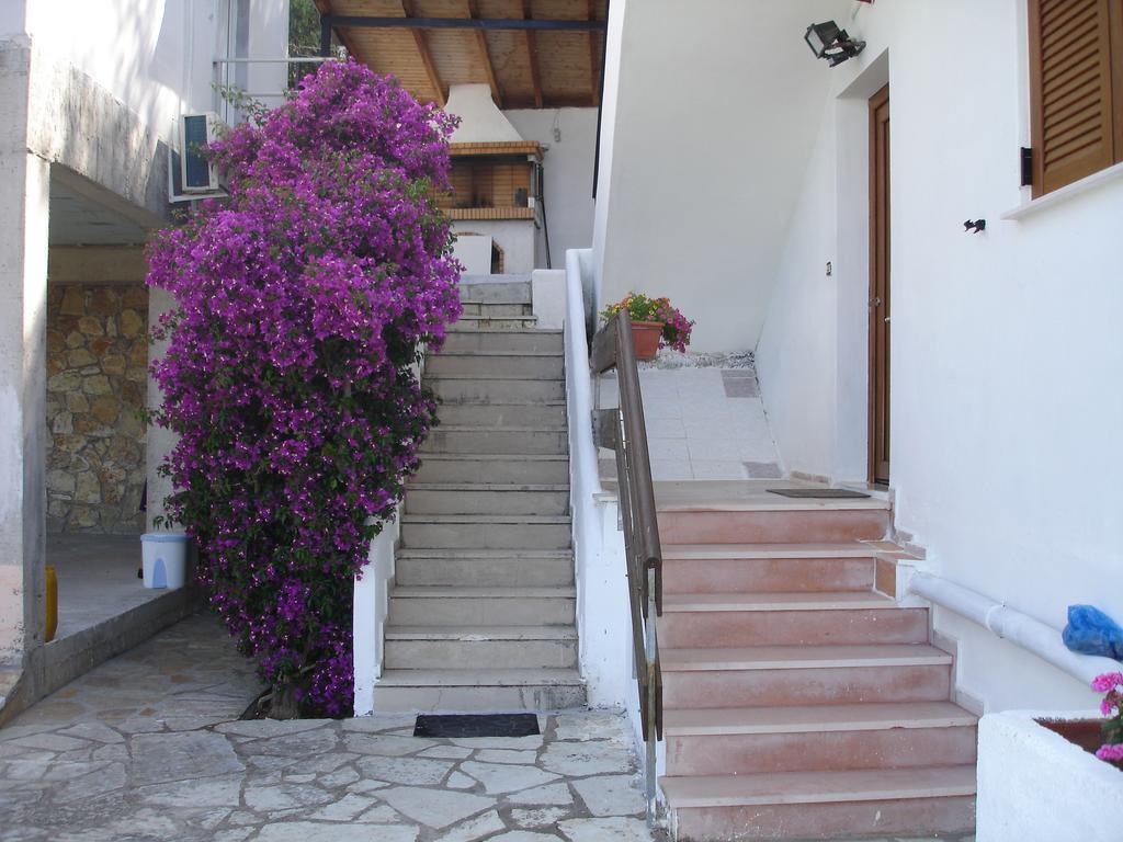 Paschos Rooms Sívota Exterior foto